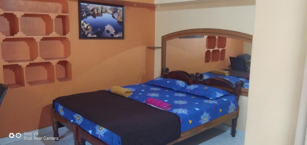 Gopi Guest House Hampi Luaran gambar