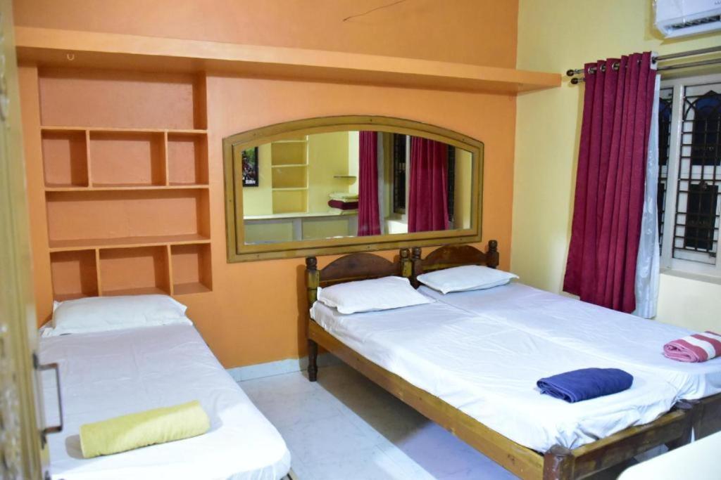 Gopi Guest House Hampi Luaran gambar