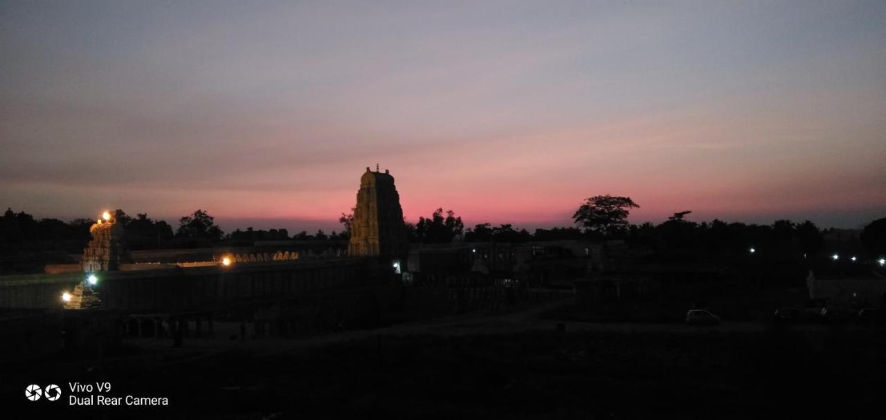 Gopi Guest House Hampi Luaran gambar